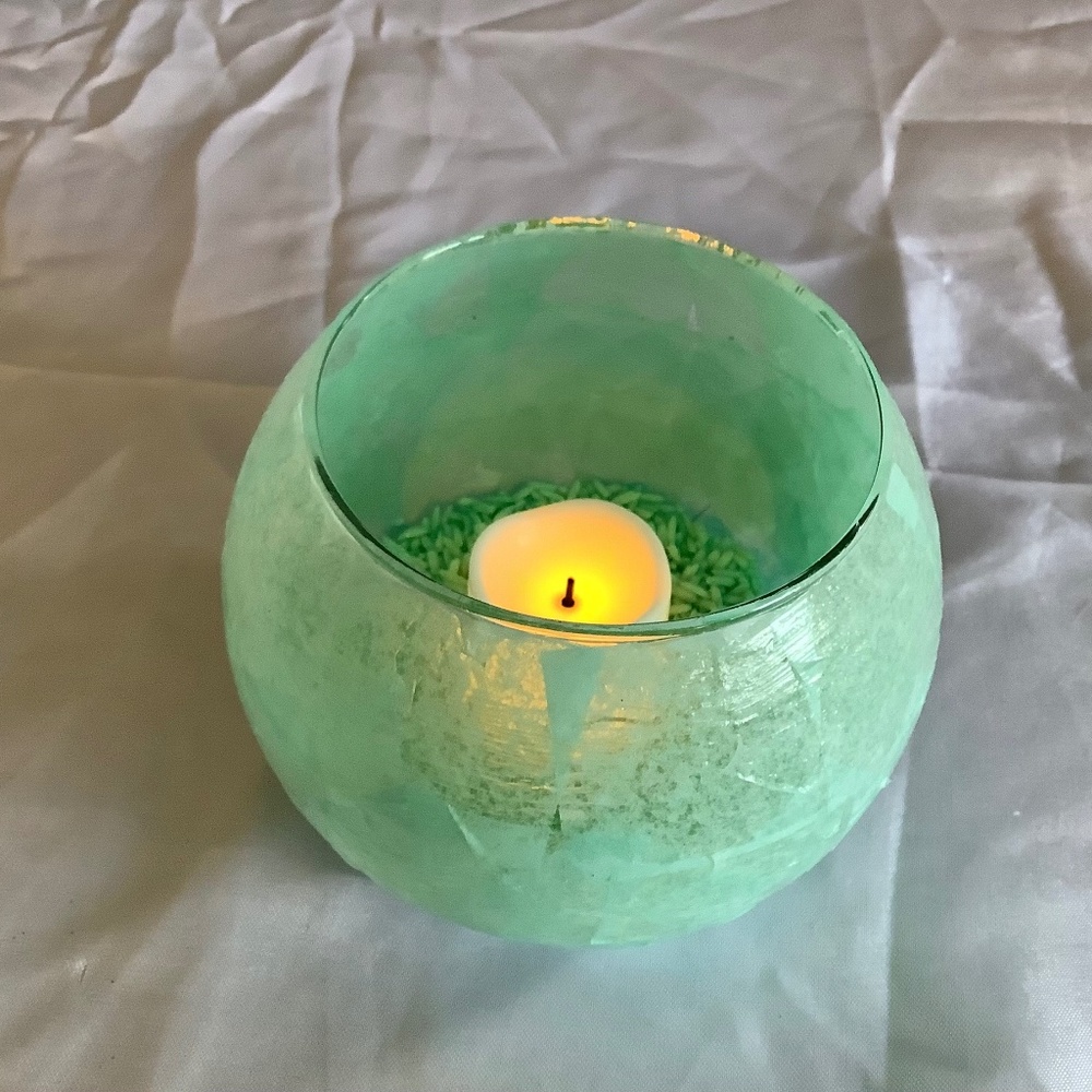 Decoupage bubble vase/candle holder…..you choose color
